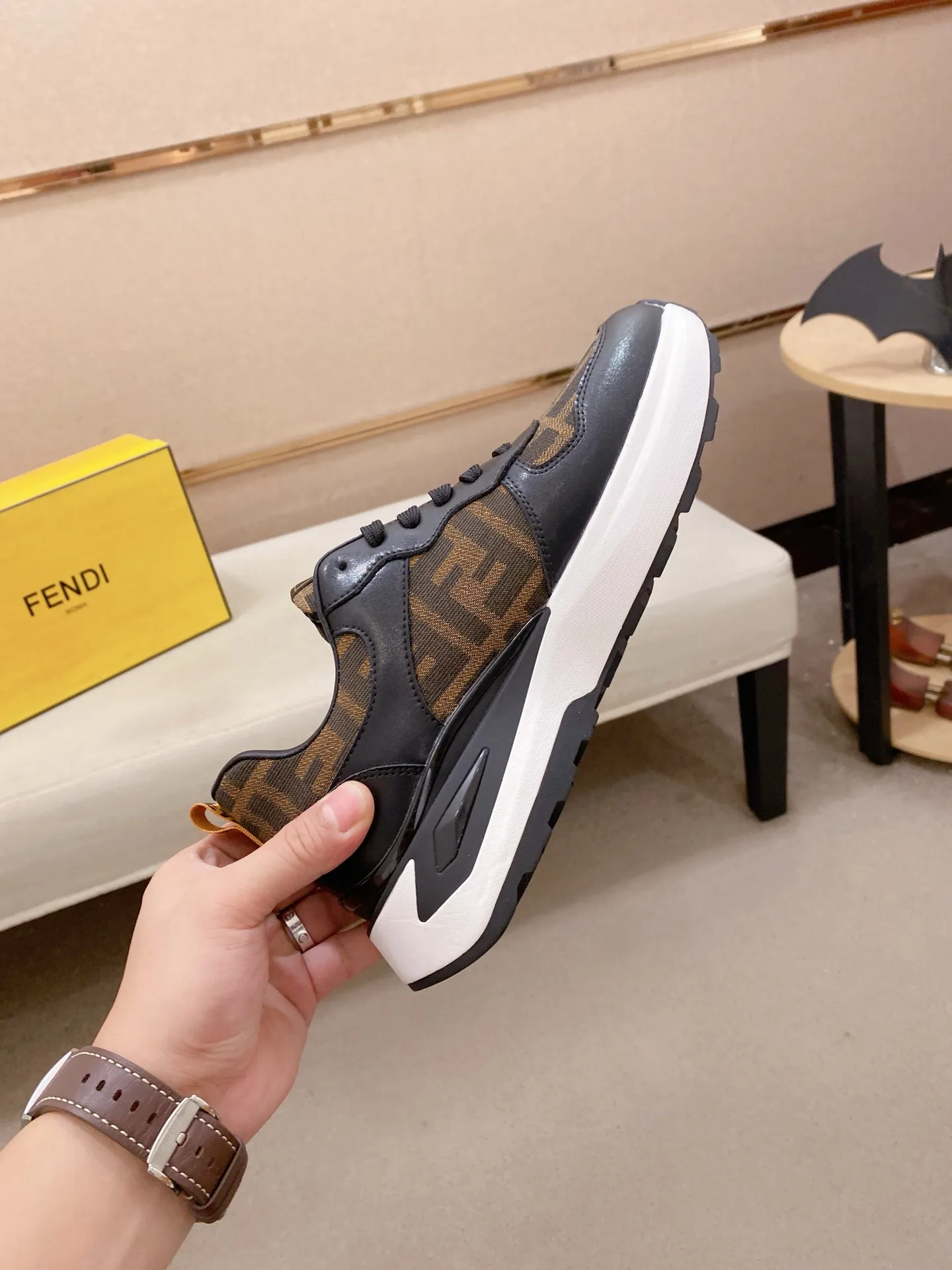 Men's shoes 💰 442💰 (FENDI) New style 👊🏻 upper 🇮🇹 imported cowhide fabric 🇩🇪 lining imported sheepskin lining. The original outsole is molded to reflect the identity of every man, and the upper foot is stable and elegant🚶🏻🚶🏻High-end customized original version📯No matter the wind or rain, the shoe last remains unchanged and can withstand the verification of time🔍️,🔵 Size: 38-44